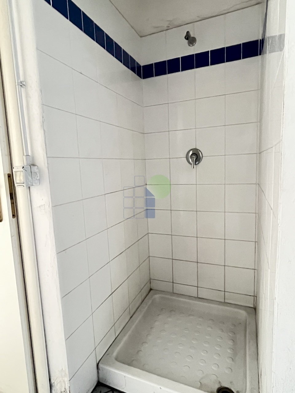 Doccia - Commercial Premises Via Del Marzocco 40, Livorno - photo 1