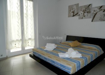 3b Camera con terrazzo.JPG - Appartamento Firenze - foto 9