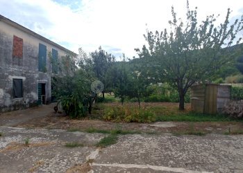 02.jpg - Rustico Ameglia - foto 2