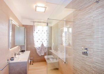 itv913_bath_02.jpg - Villa Camaiore - photo 13