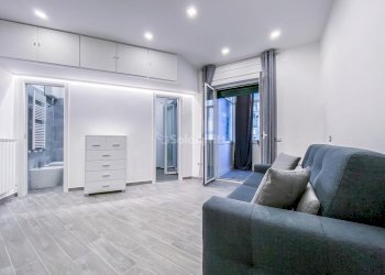 SOGGIORNO/CAMERA DA LETTO - Appartamento Piazza Enrico De Leva, Napoli - foto 2