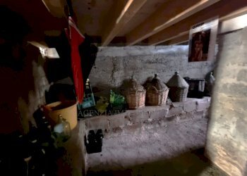 18401c1c-464a-4b03-b03e-7201291d2969.jpg - Magazzino Passeggiata Cavallotti 1, Ventimiglia - foto 4