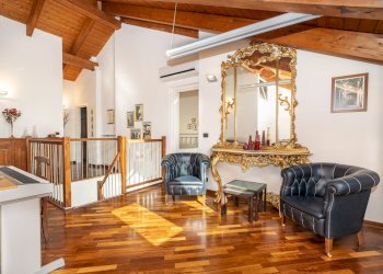 salottino secondo piano - Appartamento Corso Re Umberto, 212, Verzuolo - foto 24