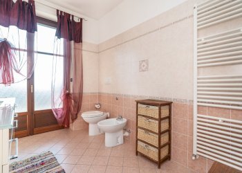 bagno primo piano - Appartamento Corso Re Umberto, 212, Verzuolo - foto 13