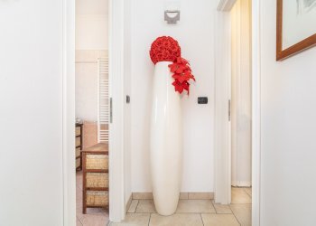 disimpegno primo piano - Appartamento Corso Re Umberto, 212, Verzuolo - foto 10