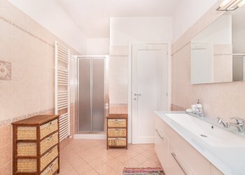 bagno primo piano - Appartamento Corso Re Umberto, 212, Verzuolo - foto 12