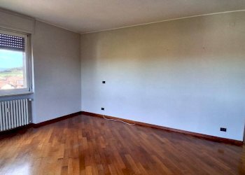 Soggiorno - Appartamento piazza Martiri, 9, Bene Vagienna - foto 2