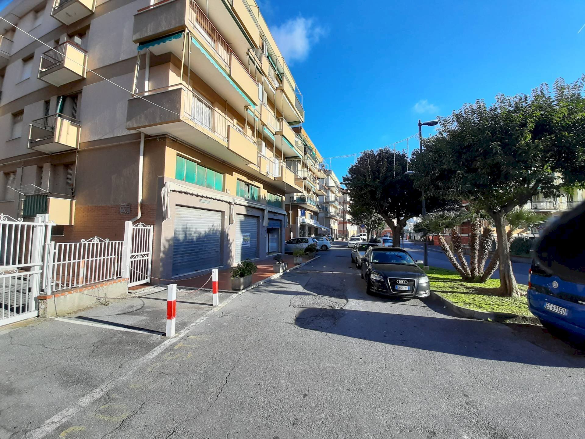 Locale Commerciale piazza marconi, Pietra Ligure - foto 1