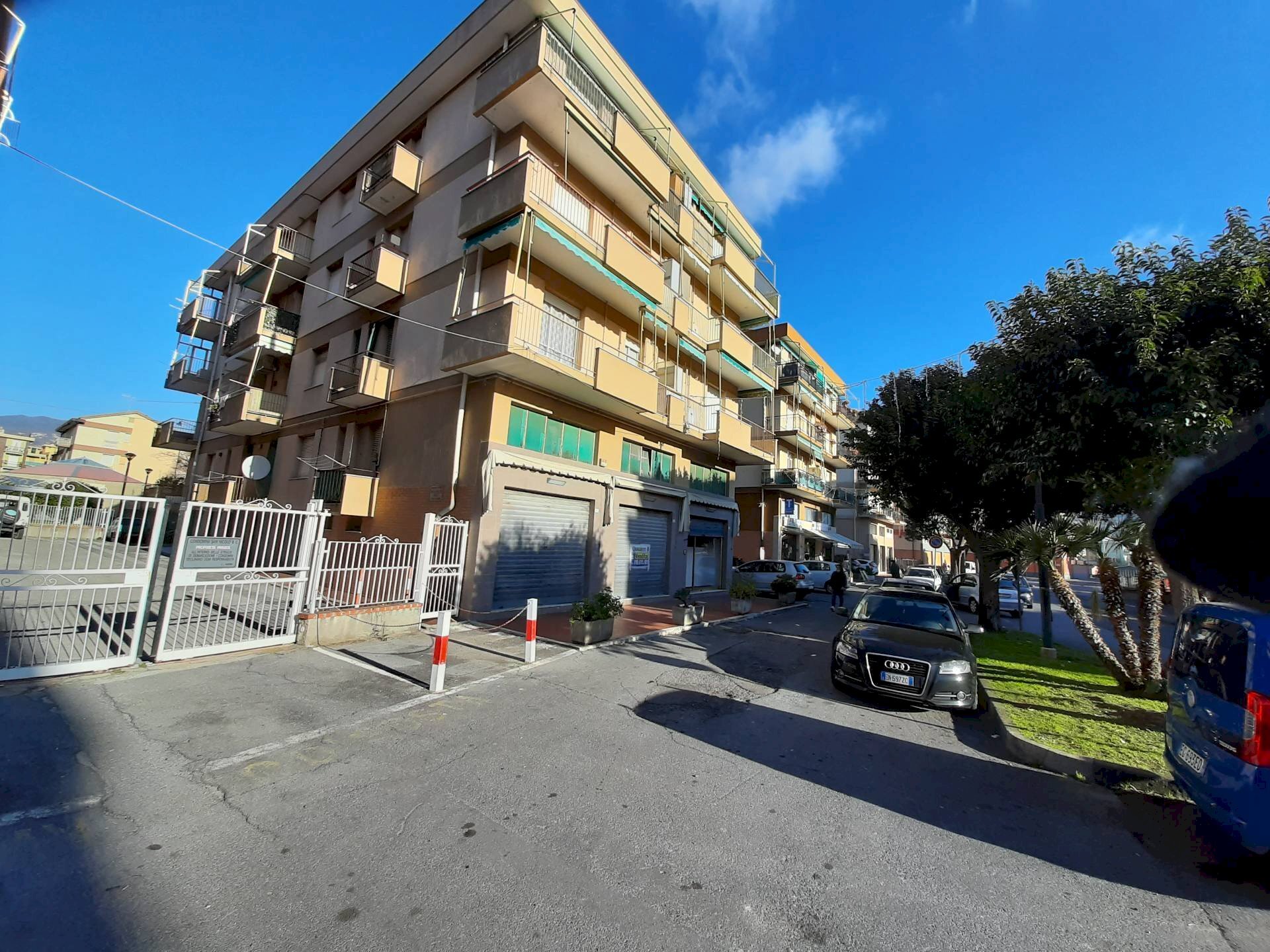 Locale Commerciale piazza marconi, Pietra Ligure - foto 2