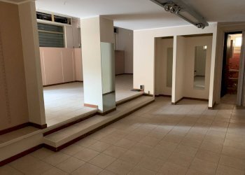 Locale Commerciale piazza marconi, Pietra Ligure - foto 15