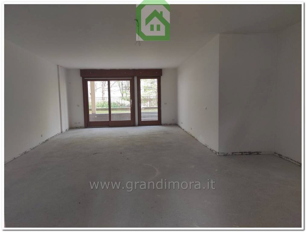 Stanza non arredata - Four-room apartment via San Gerolamo Miani, Bergamo - photo 2