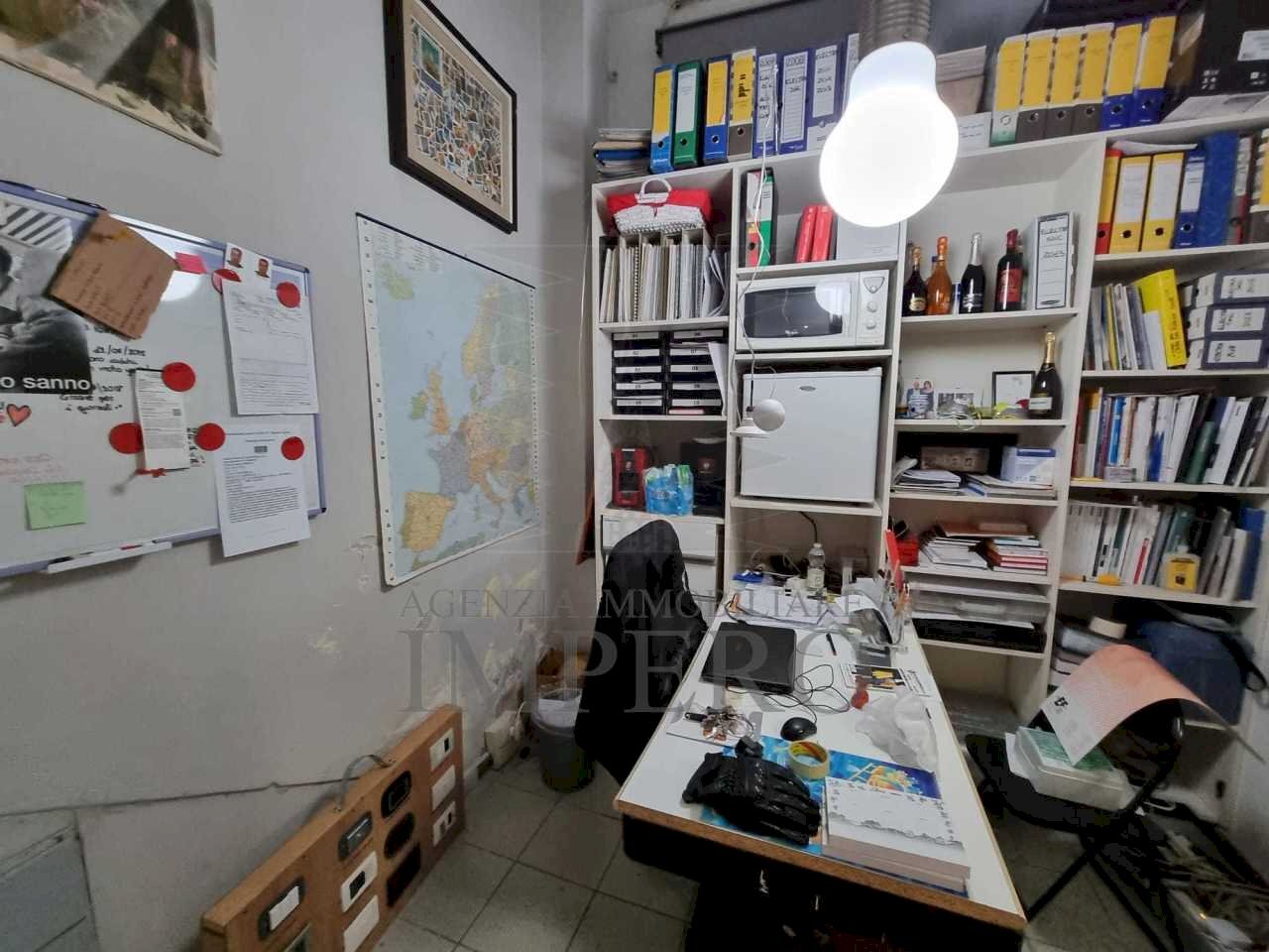 ufficio - Magazzino Via Camillo Benso Conte di Cavour, Ventimiglia - foto 1