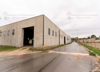 RIC07786.jpg - Capannone Siracusa - foto 1