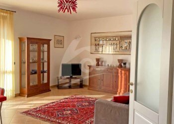 soggiorno1.jpg - Trilocale Via della Repubblica 7, Laveno-Mombello - foto 2