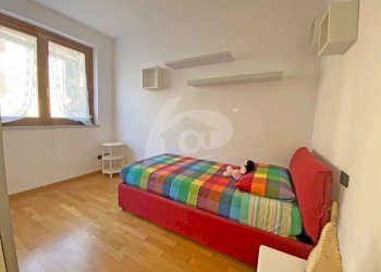 cameretta.jpg - Trilocale Via della Repubblica 7, Laveno-Mombello - foto 20