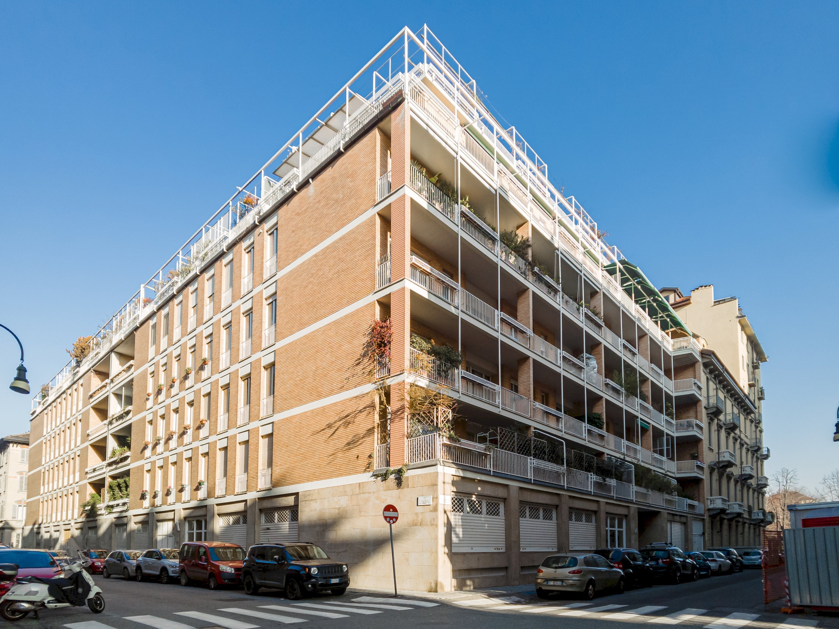 Locale Commerciale via Vela, 32, Torino (zona Crocetta) - foto 1