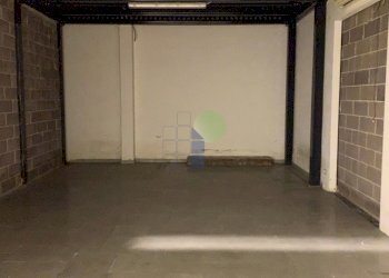 interno - Warehouse Via Pian di Rota 22, Livorno - photo 1