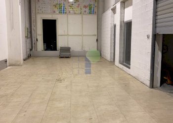 spazio di accesso - Warehouse Via Pian di Rota 22, Livorno - photo 3