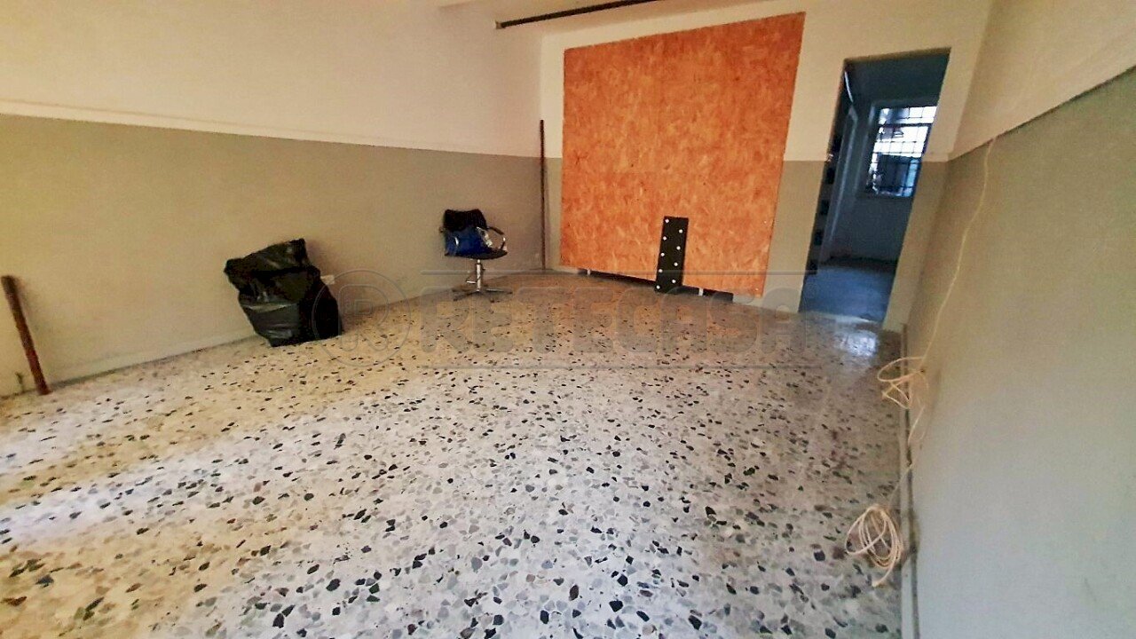 ampio vano d\'ingresso - Locale Commerciale Corso Giuseppe Garibaldi 178, Viareggio - foto 2