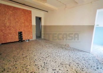 ampio vano d\'ingresso - Locale Commerciale Corso Giuseppe Garibaldi 178, Viareggio - foto 1