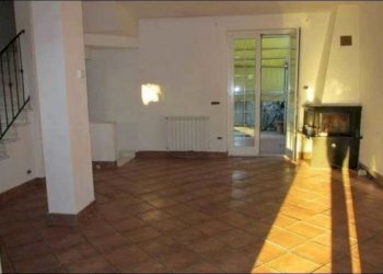 zona living/ accesso veranda giardino - Casa semi indipendente Castelnuovo Magra - foto 8