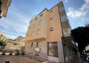 image00003.jpeg - Appartamento Viale Kennedy, Diano Marina - foto 2