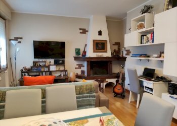 1644255610756.jpg - Quadrilocale Ameglia - foto 2