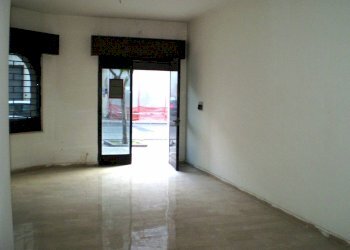 Negozio via Cerza, San Giorgio del Sannio - foto 9