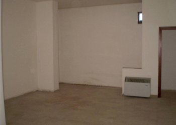 Negozio via Cerza, San Giorgio del Sannio - foto 10