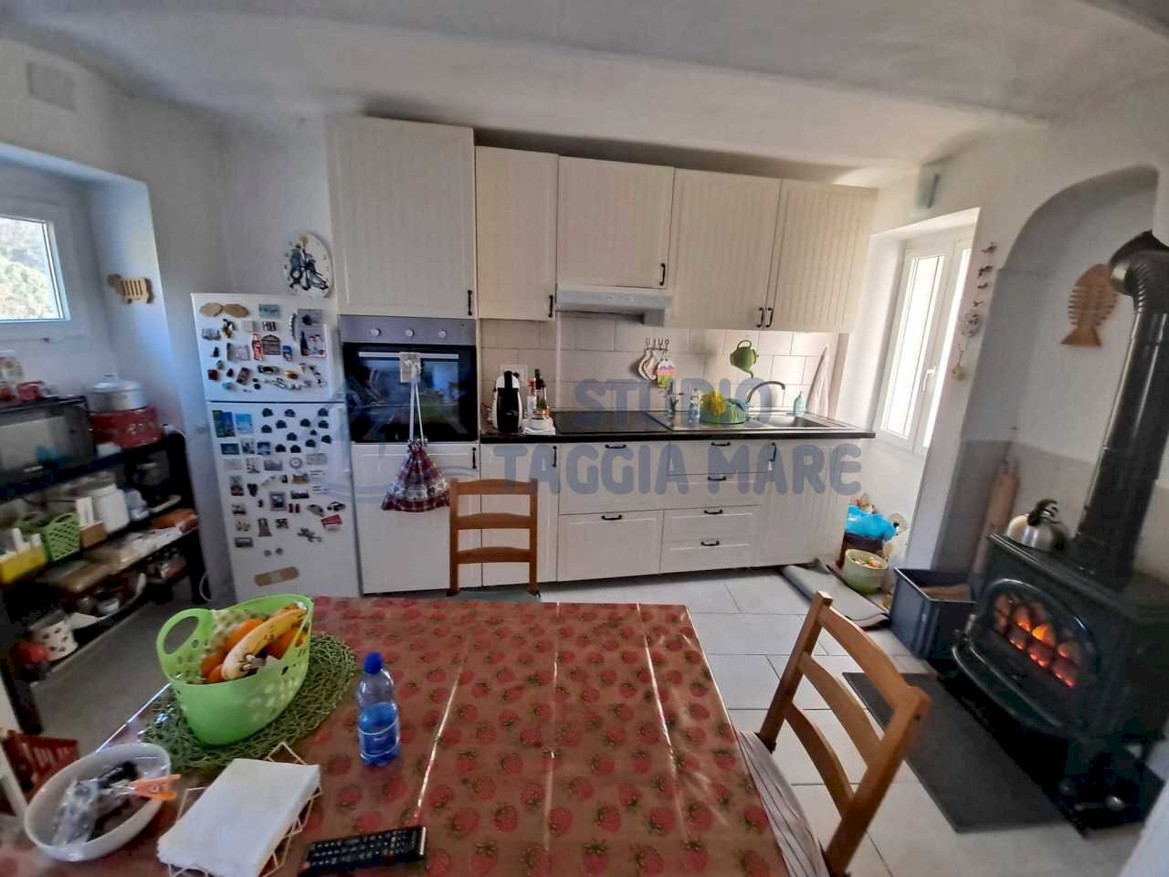 039d2521-e88d-4909-9722-50fbd91cf87a.jpg - Porzione di casa Via Castello, Montalto Carpasio - foto 3