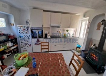 039d2521-e88d-4909-9722-50fbd91cf87a.jpg - Porzione di casa Via Castello, Montalto Carpasio - foto 3