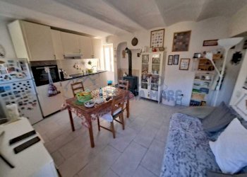 64ff6485-e491-4dcc-98d7-f45940ba1266.jpg - Porzione di casa Via Castello, Montalto Carpasio - foto 4