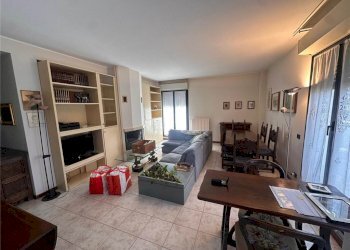 Four-room apartment VIA TURATI 3, Erba - photo 1