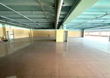 INTERNO - Negozio via Sempione, Castelletto Sopra Ticino - foto 2