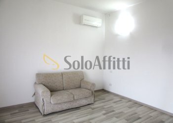03d salotto.JPG - Quadrilocale VIA BATTISTI 12, Sesto Fiorentino - foto 5