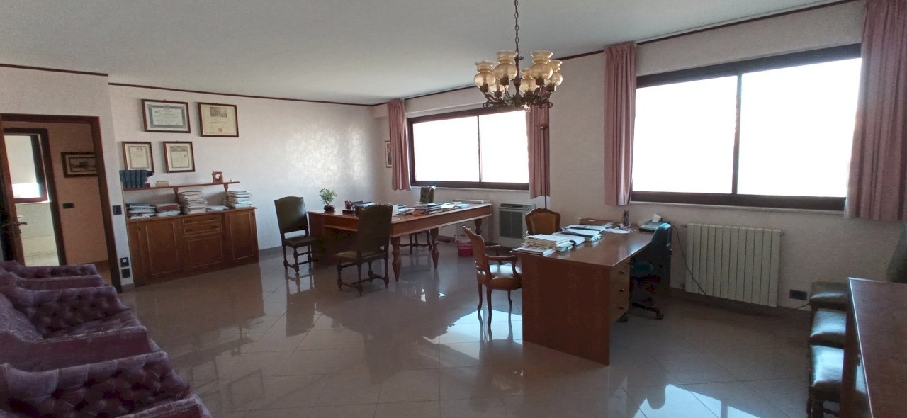 IMG_20220203_112128.jpg - Ufficio Ragusa - foto 1