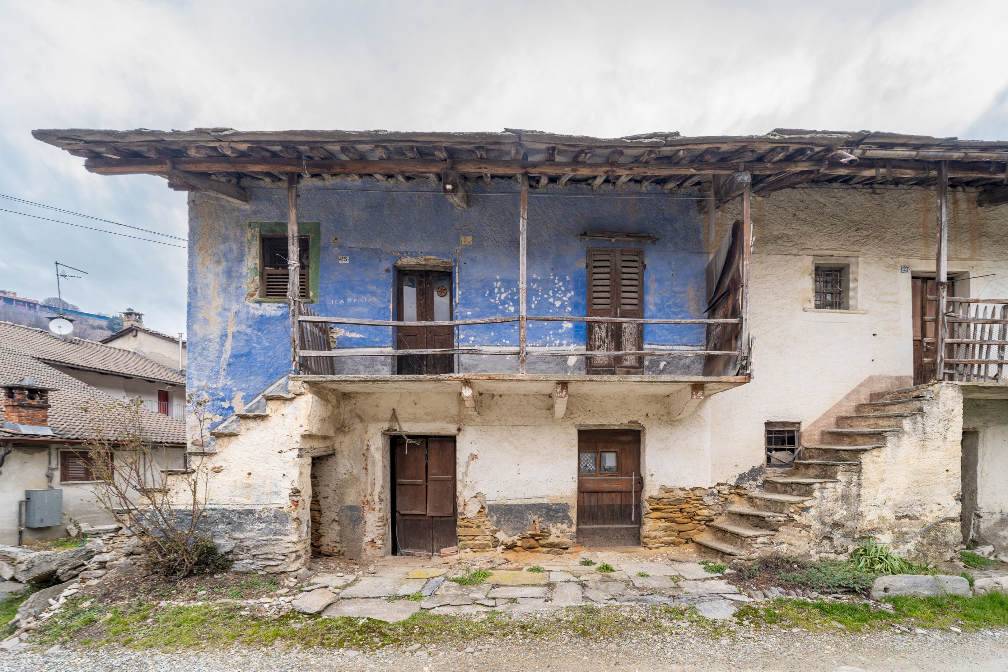 Portion of a house Via Paesana, 25, Barge - photo 1