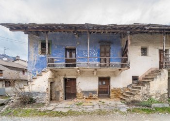 Portion of a house Via Paesana, 25, Barge - photo 1