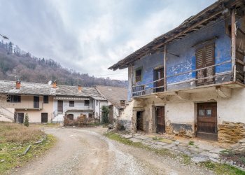 Portion of a house Via Paesana, 25, Barge - photo 2