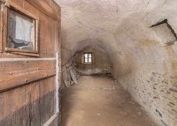 Portion of a house Via Paesana, 25, Barge - photo 4