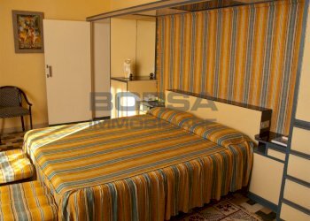 schlafzimmer (2).jpg - Villa Via Bayron 2, Livorno - foto 9