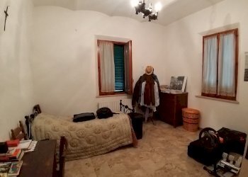 14a.jpg - Portion of a house SP301 54, Castiglione del Lago - photo 13