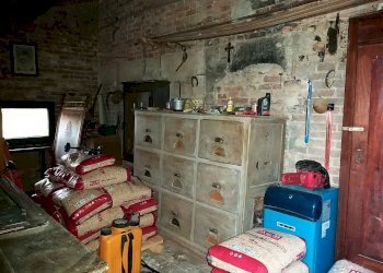 24a.jpg - Portion of a house SP301 54, Castiglione del Lago - photo 23