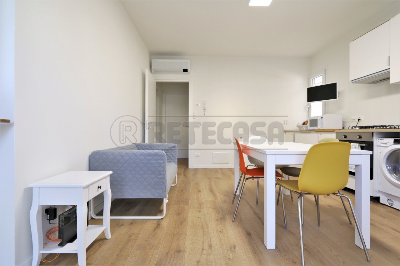 IMG_8188.JPG - via Adige, Vicenza - photo 2