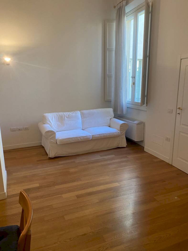 soggiorno - Appartamento via de' Carbonesi, Bologna (zona Costa Saragozza) - foto 2