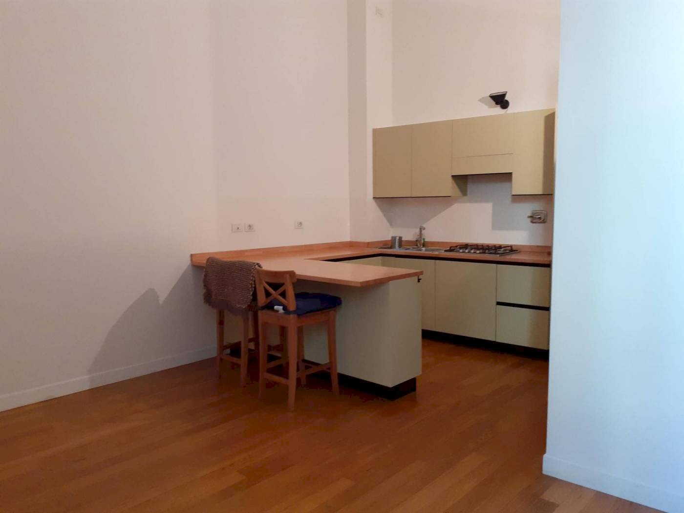 soggiorno - Appartamento via de' Carbonesi, Bologna (zona Costa Saragozza) - foto 3