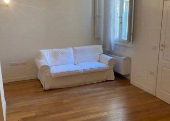 soggiorno - Appartamento via de' Carbonesi, Bologna (zona Costa Saragozza) - foto 2