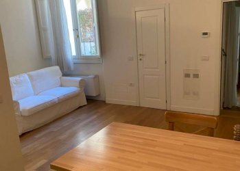 soggiorno - Appartamento via de' Carbonesi, Bologna (zona Costa Saragozza) - foto 5