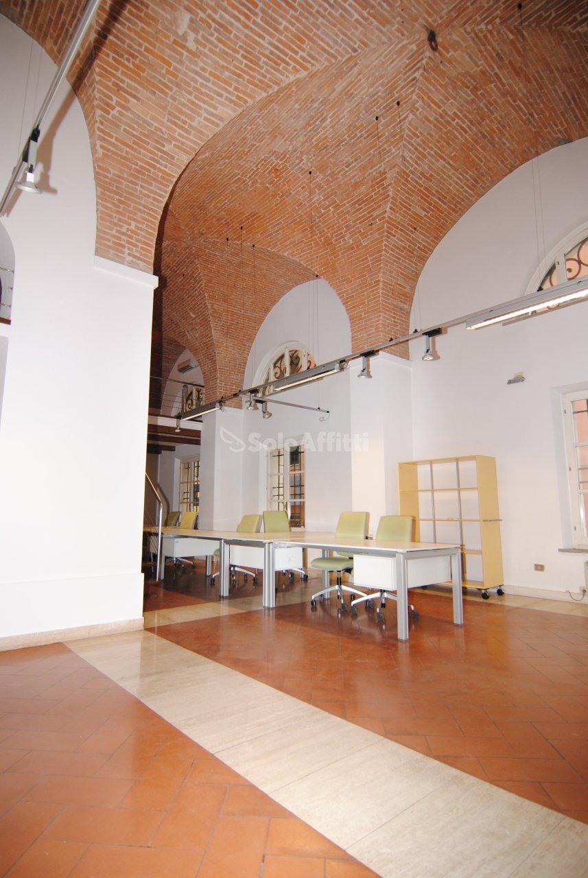 OPEN SPACE - Commercial Premises Livorno - photo 2