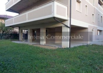 giardino e portico - Quadrilocale Brescia - foto 2